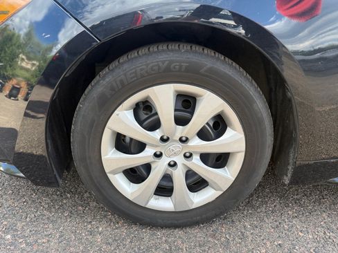 Used 2025 Toyota Corolla LE FWD image 24