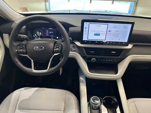 New 2026 Ford Explorer Platinum w/ LUX Leather Package AWD/4WD image 11