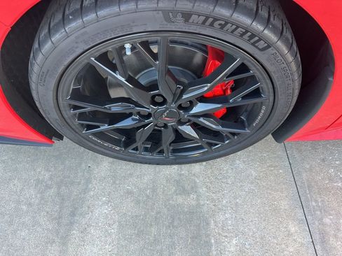 Used 2025 Chevrolet Corvette Stingray Coupe w/ 1LT image 31