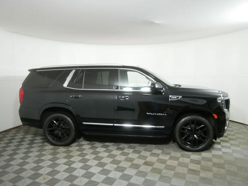 Used 2023 GMC Yukon SLT image 2