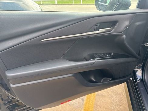 Used 2025 Toyota Camry LE image 4