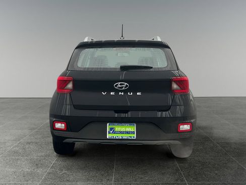 Used 2025 Hyundai Venue SEL image 6
