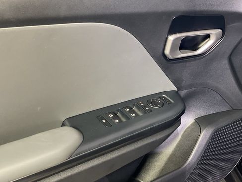 Used 2025 Kia K4 FWD image 28