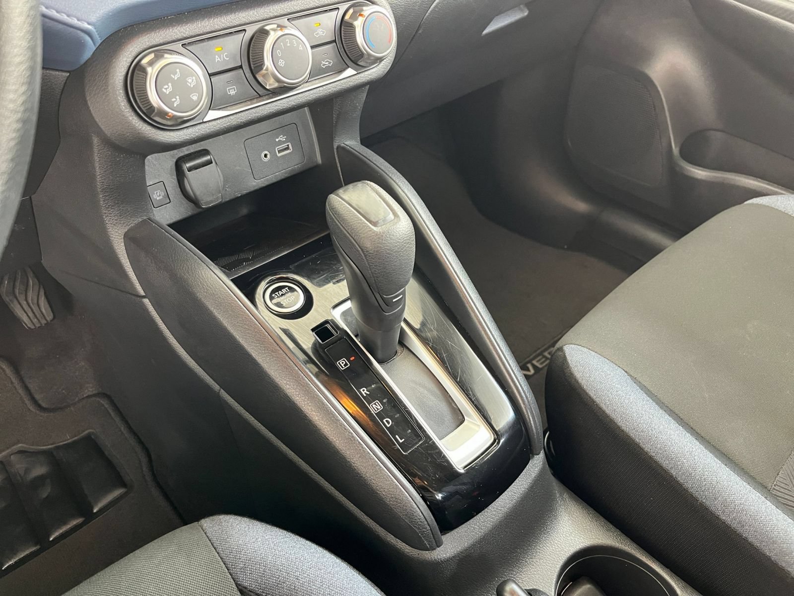 Used 2025 Nissan Versa SV FWD image 38