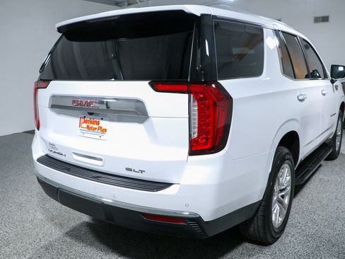 Used 2023 GMC Yukon SLT AWD/4WD image 7