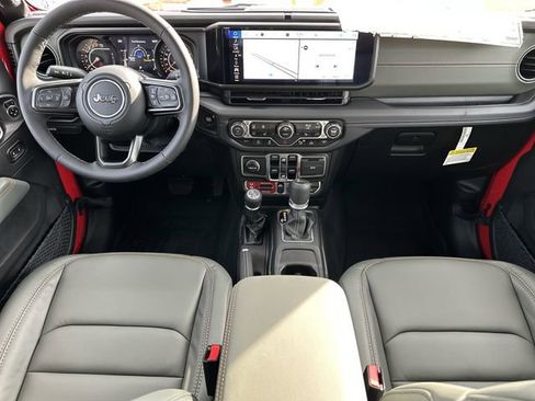 New 2025 Jeep Gladiator Mojave image 11