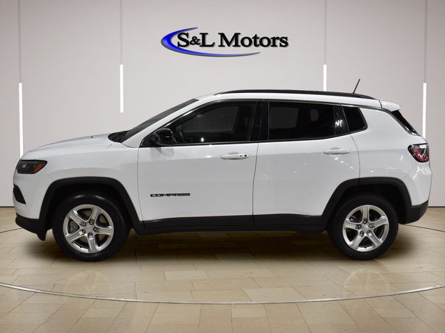 Certified 2024 Jeep Compass Latitude AWD/4WD image 4
