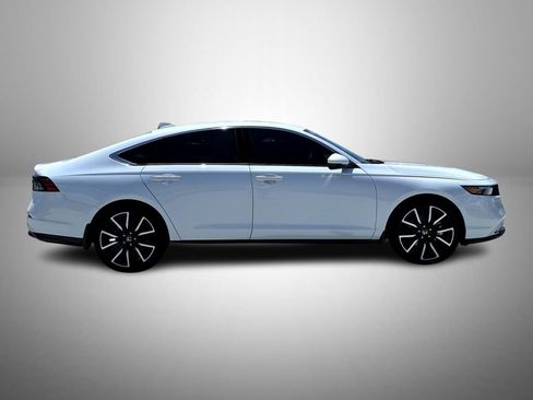 Used 2024 Honda Accord Touring image 4