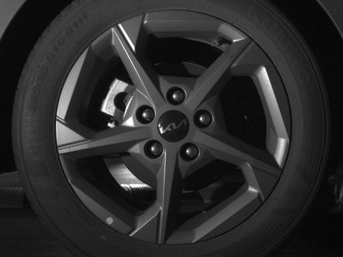 Used 2025 Kia K4 LXS image 15