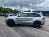 Used 2020 Jeep Grand Cherokee Altitude image 2