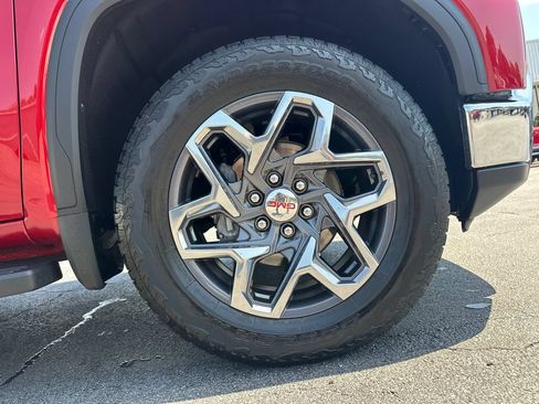 Used 2025 GMC Sierra 1500 SLT w/ SLT Premium Plus Package AWD/4WD image 13