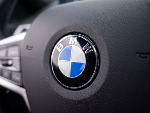 Certified 2025 BMW 330i xDrive Sedan AWD/4WD image 22