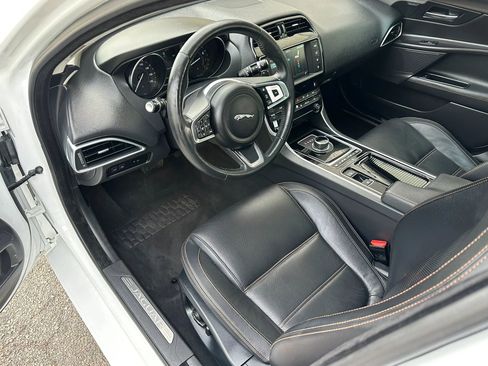 Used 2018 Jaguar XE Prestige RWD image 14