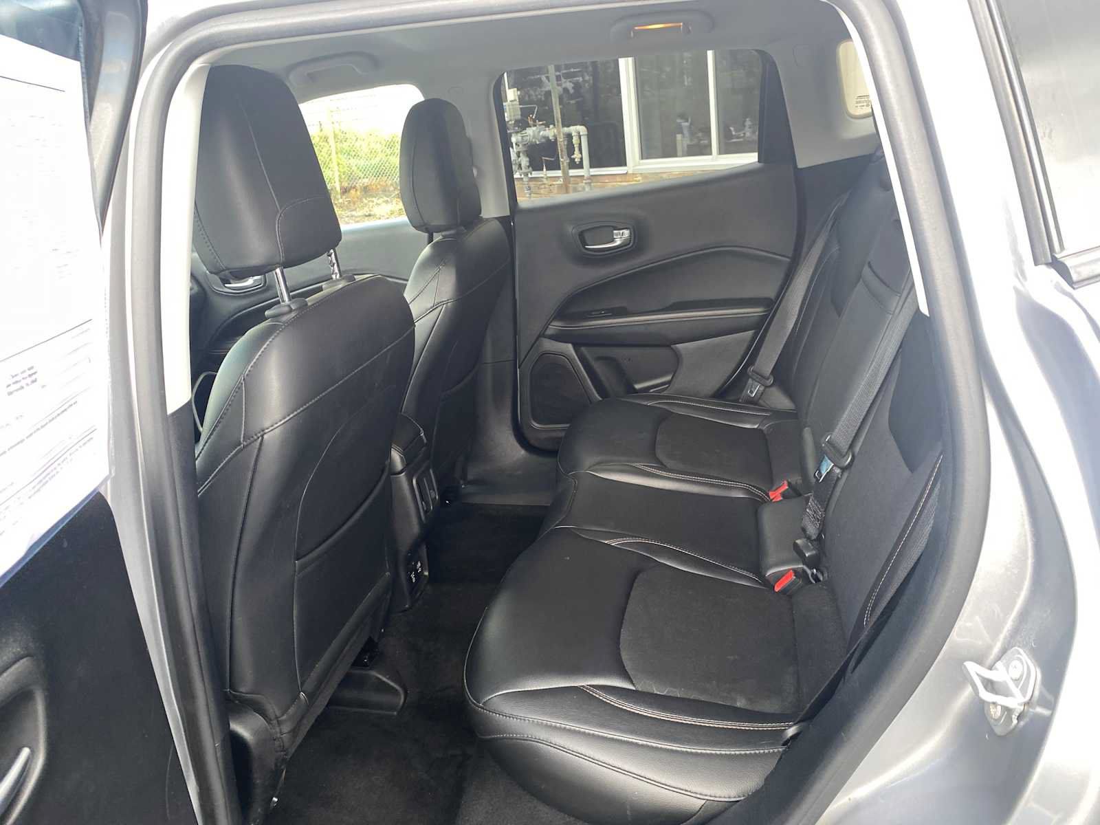 Used 2018 Jeep Compass Latitude w/ Popular Equipment Group AWD/4WD image 10