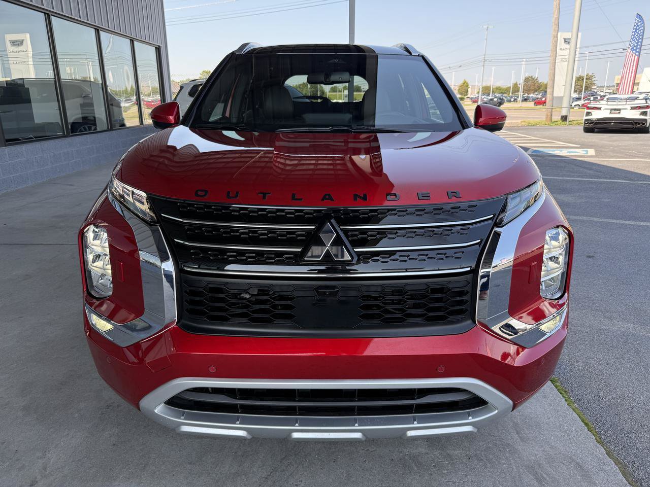Used 2025 Mitsubishi Outlander SEL AWD/4WD image 2