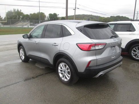 Used 2022 Ford Escape SE w/ Cold Weather Package image 3