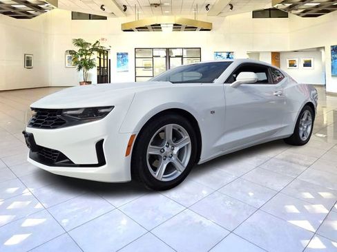 Used 2023 Chevrolet Camaro LT image 1
