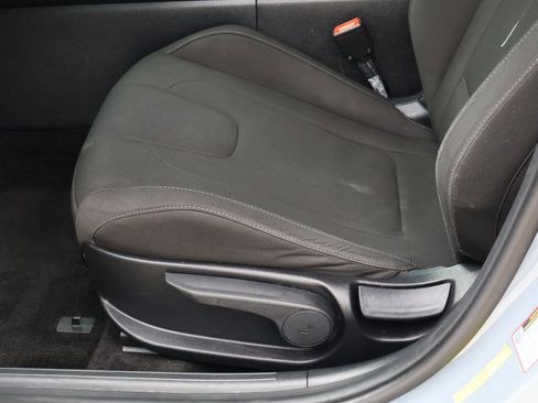 Used 2021 Hyundai Elantra SEL FWD image 12