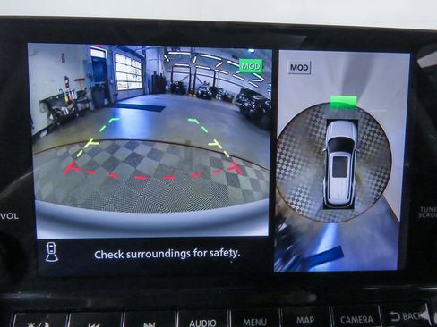 Used 2022 Nissan Pathfinder Platinum w/ Cargo Package image 24