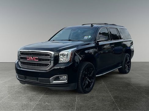 Used 2019 GMC Yukon SLT image 3