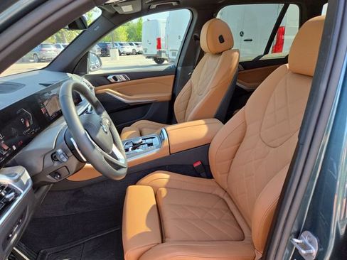 Used 2024 BMW X5 xDrive40i w/ Parking Assistance Package AWD/4WD image 26