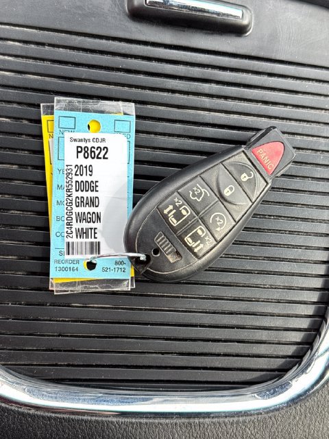 Used 2019 Dodge Grand Caravan SXT w/ Blacktop Package FWD image 29