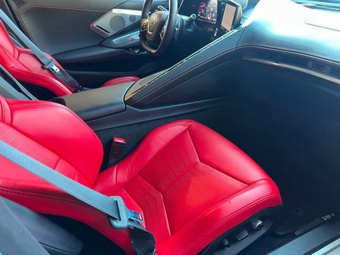 Used 2021 Chevrolet Corvette Stingray Premium Conv w/ Z51 Performance Package RWD image 32