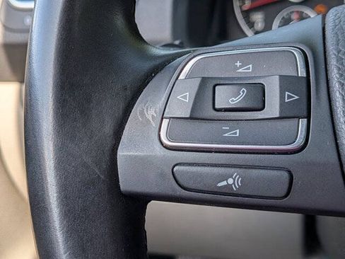 Used 2010 Volkswagen Eos Komfort FWD image 17