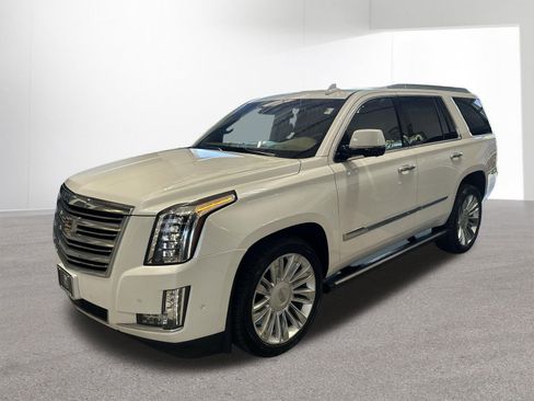 Used 2018 Cadillac Escalade Platinum AWD/4WD image 31