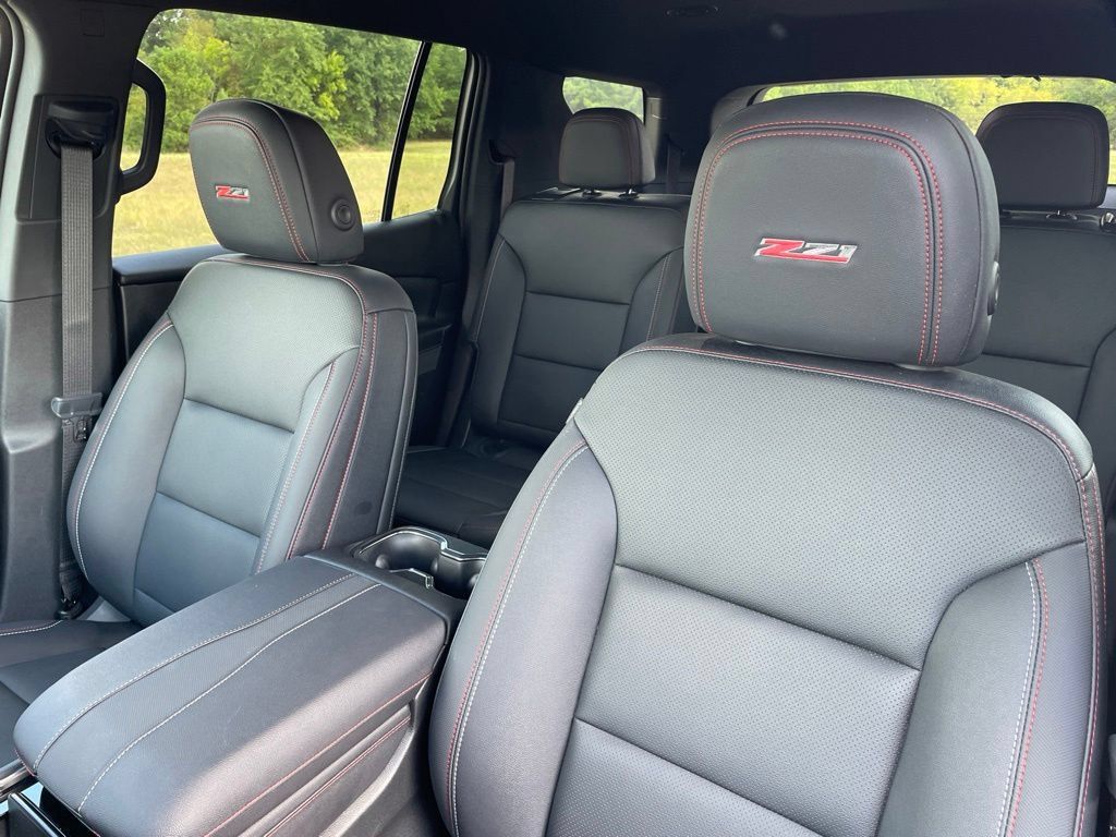 Used 2024 Chevrolet Traverse Z71 w/ LPO, Floor Liner Package AWD/4WD image 27