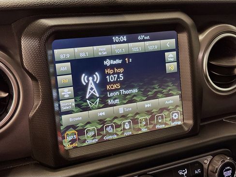 Used 2023 Jeep Wrangler Unlimited Rubicon 4xe w/ Cold Weather Group AWD/4WD image 21