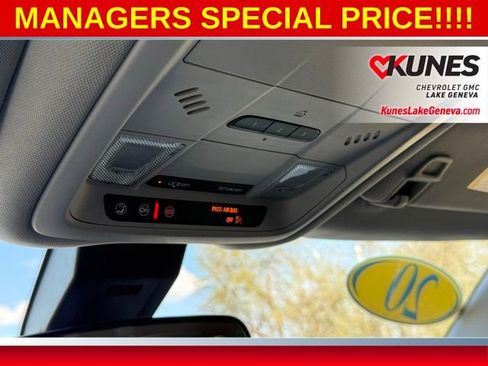 Used 2020 Chevrolet Equinox LT w/ Driver Convenience Package FWD image 34