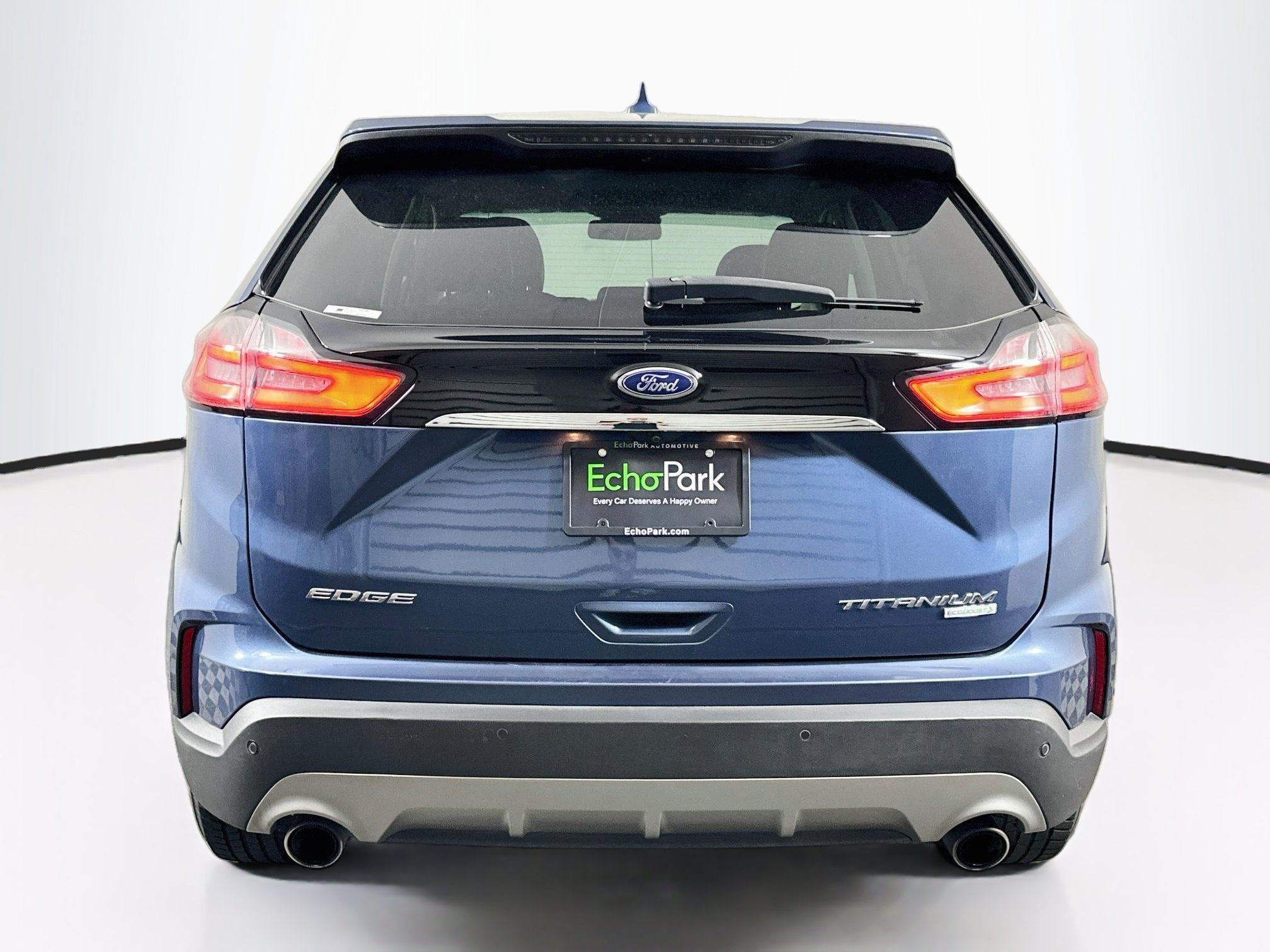 Used 2019 Ford Edge Titanium w/ Cold Weather Package FWD image 7
