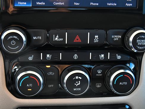 Used 2024 RAM 2500 Laramie w/ Safety Group AWD/4WD image 30