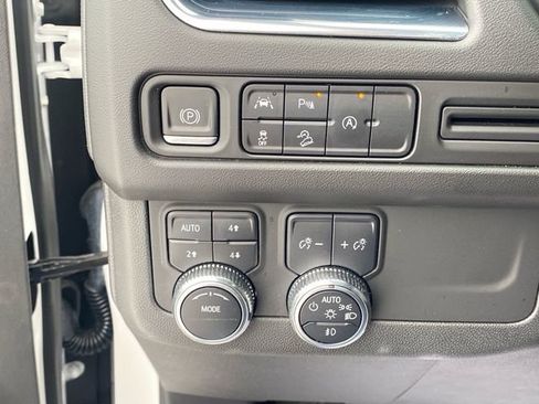 Used 2023 GMC Yukon AT4 image 22