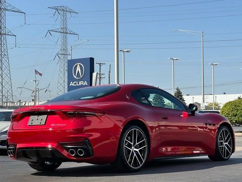 Used 2024 Maserati GranTurismo Trofeo AWD/4WD image 9
