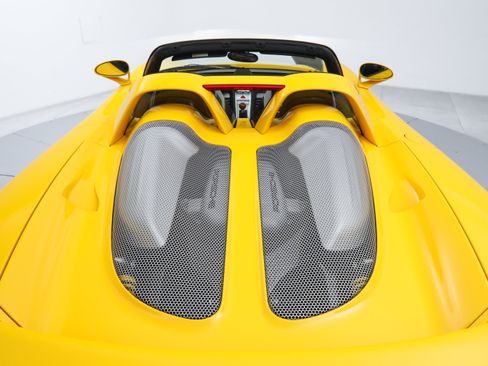 Used 2005 Porsche Carrera GT RWD image 36