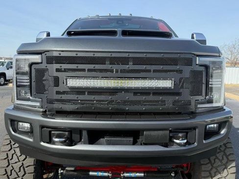 Used 2017 Ford F250 Platinum w/ Platinum Ultimate Package image 4