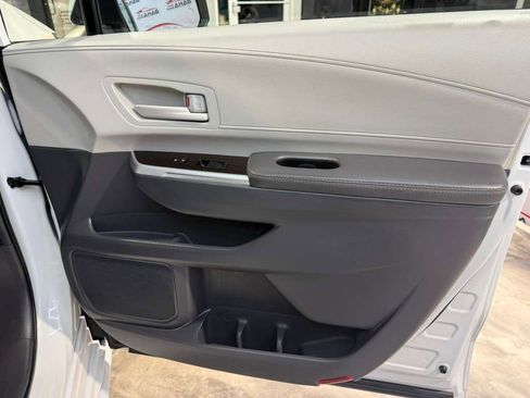 Used 2024 Toyota Sienna LE image 45