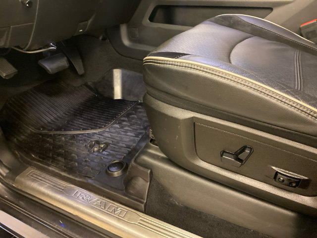 Used 2019 RAM 2500 Laramie w/ Night Edition AWD/4WD image 19