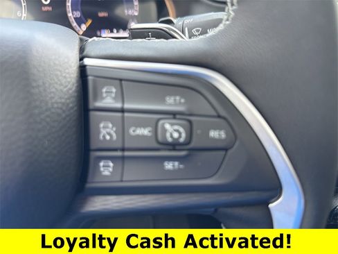 New 2025 Jeep Grand Cherokee Laredo w/ Luxury Tech Group I image 18