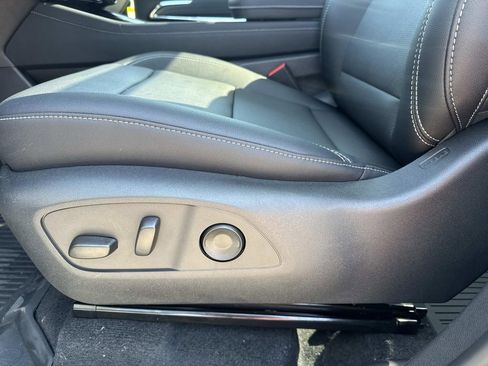 New 2026 Chevrolet Traverse LT w/ Sun and Wheel Package image 16