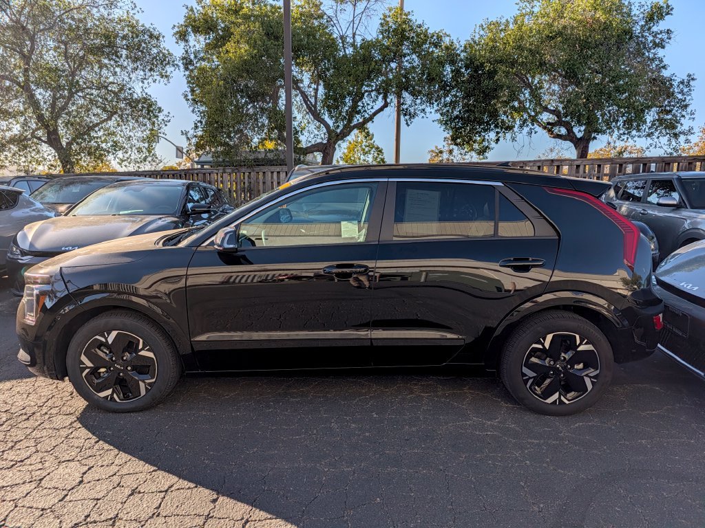 Used 2024 Kia Niro Wind FWD image 2