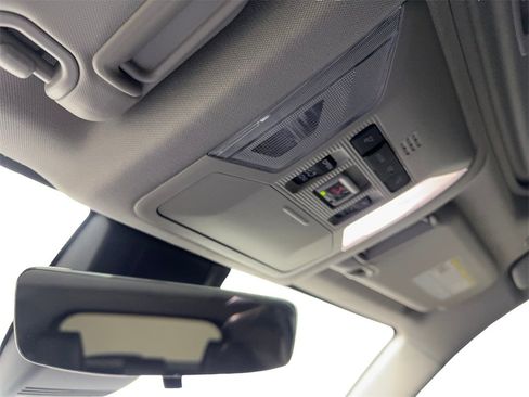 Used 2024 Toyota RAV4 XLE Premium image 73