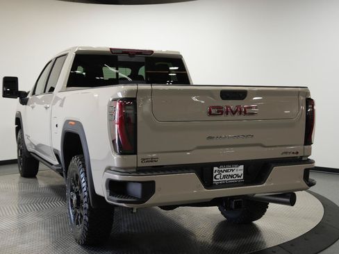 New 2026 GMC Sierra 2500 AT4 w/ AT4 Premium Plus Package AWD/4WD image 8