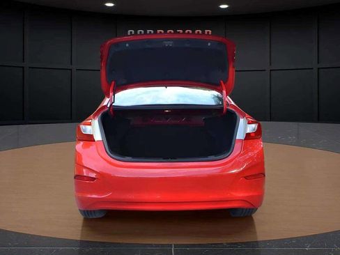 Used 2017 Chevrolet Cruze Premier image 23