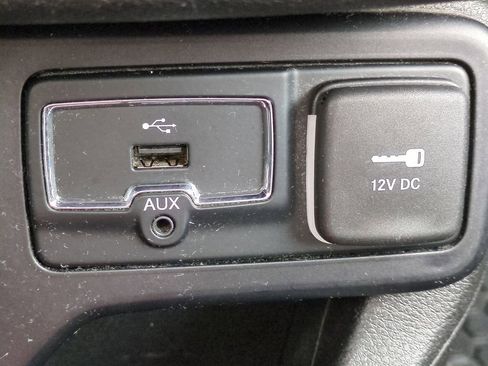 Used 2018 Jeep Renegade Trailhawk image 22