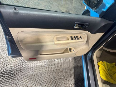 Used 2002 Volkswagen Jetta GLS FWD image 25