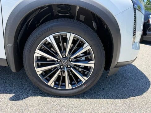 New 2026 Nissan Pathfinder Platinum w/ Cargo Package AWD/4WD image 14
