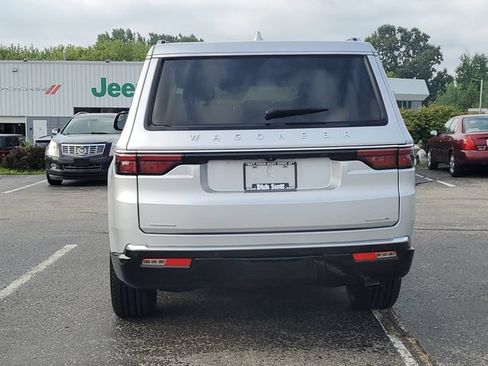 Used 2022 Jeep Wagoneer Series II AWD/4WD image 6